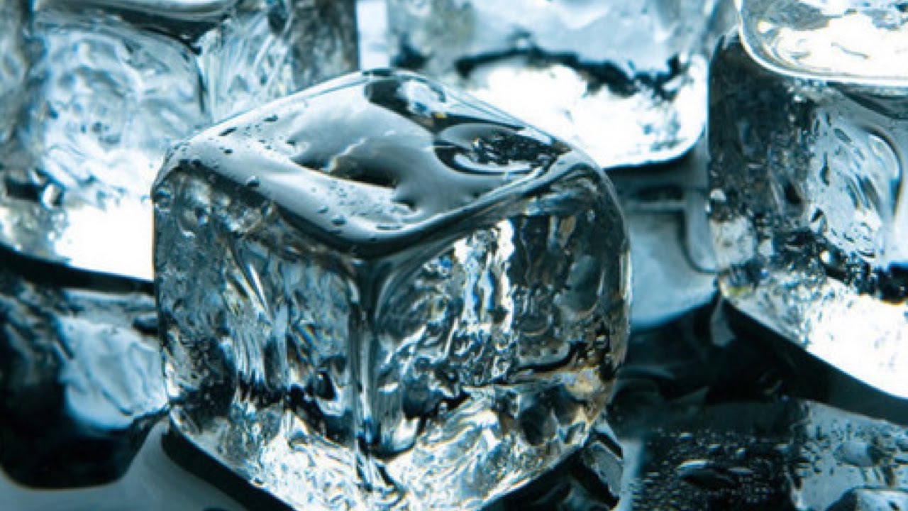 Вода куб в омске. Ice Cube лед. Ice Cube кубик льда. Кусок льда. Кусочки льда.