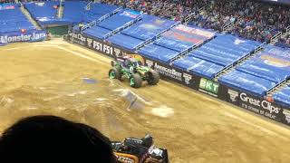 Grave Digger 2 wheel skills challenge