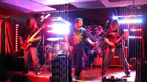 We Die Young-Performed by cover band Mic Myette An...