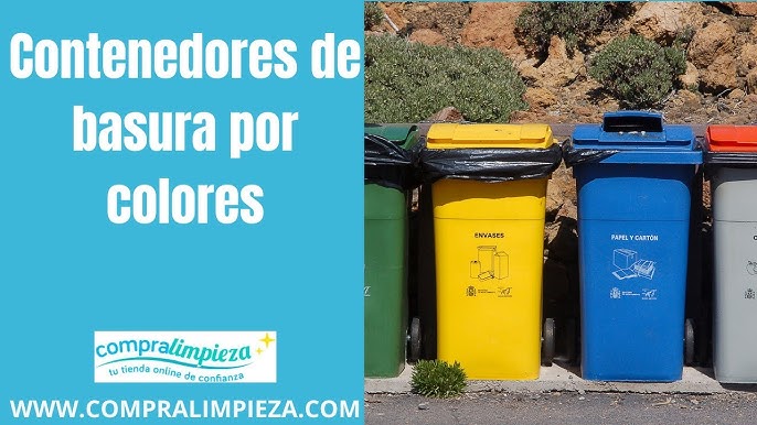 Contenedores de reciclaje amarillo verde y azul con símbolo de reciclaje  aislado sobre fondo blanco.