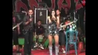 Nourma Si Sinden Sexy Berat (Ngangkang dan Pamer CD).mp4