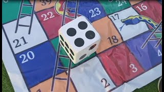 تنفيذ لعبة تربوية ( لعبة السلم والثعبان ) للمراجعة النهائية