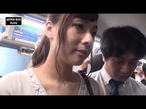 My sister is going to work with her co-worker. (JAPAN BUS VLOG Vida Japonesa) 21