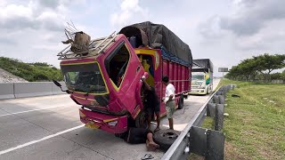 RENDI BANTU TEMAN SOPIR YANG KENA MUSIBAH, PECAH BAN DEPAN - BELAKANG !!