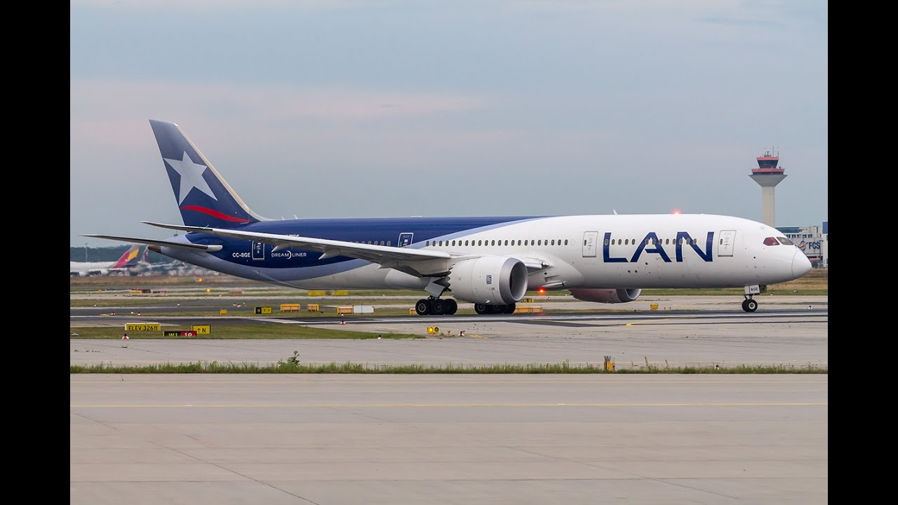 LAN Airlines Boeing 787-9 takeoff at Frankfurt Airport!