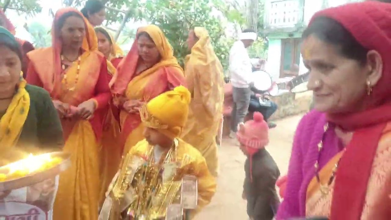 आज मेरा छोटा भाई का मुंडन था वीडियो देखने के लिए सभी को प्रणाम