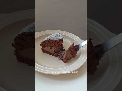 圈島波士頓派夏季限定「松鼠好芒」登場！「松鼠好芒」芒果蛋糕每日新鮮製作，選用大塊香甜芒果果肉蛋糕體濕潤綿密、鮮奶油清爽滑順每一口都吃得到滿滿芒果，甜而不膩！