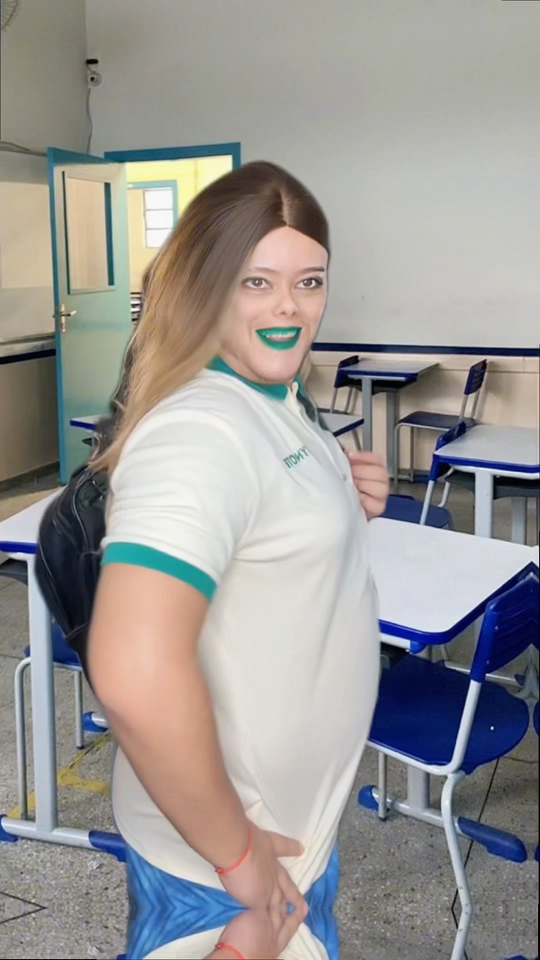 EU CHEGANDO NO PRIMEIRO DIA DE AULA DEPOIS DE TODOS ACHAREM QUE EU REPROVEI POR FALTA