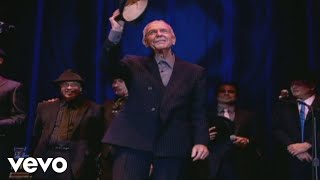 Смотреть клип Leonard Cohen - Whither Thou Goest (Live In London)