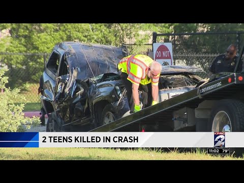 Street racing crash kills 2 teens