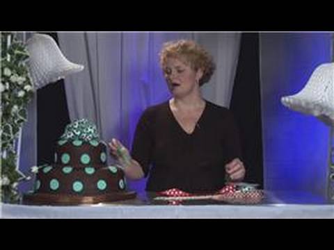 design-&-order-your-wedding-cake-:-polka-dot-wedding-cake-theme