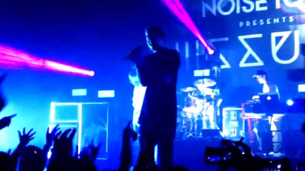 Issues - Never Lose Your Flames(live) Houston 12/8/14