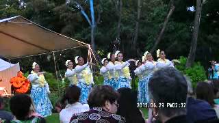 Video thumbnail of "Weldon Kekauoha with Halau Na Mamo O Pu'uanahulu"