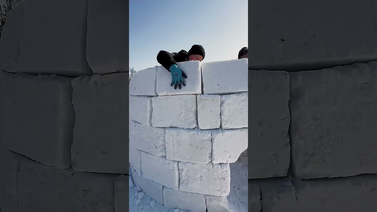 Construction of double-storey snow cottages 