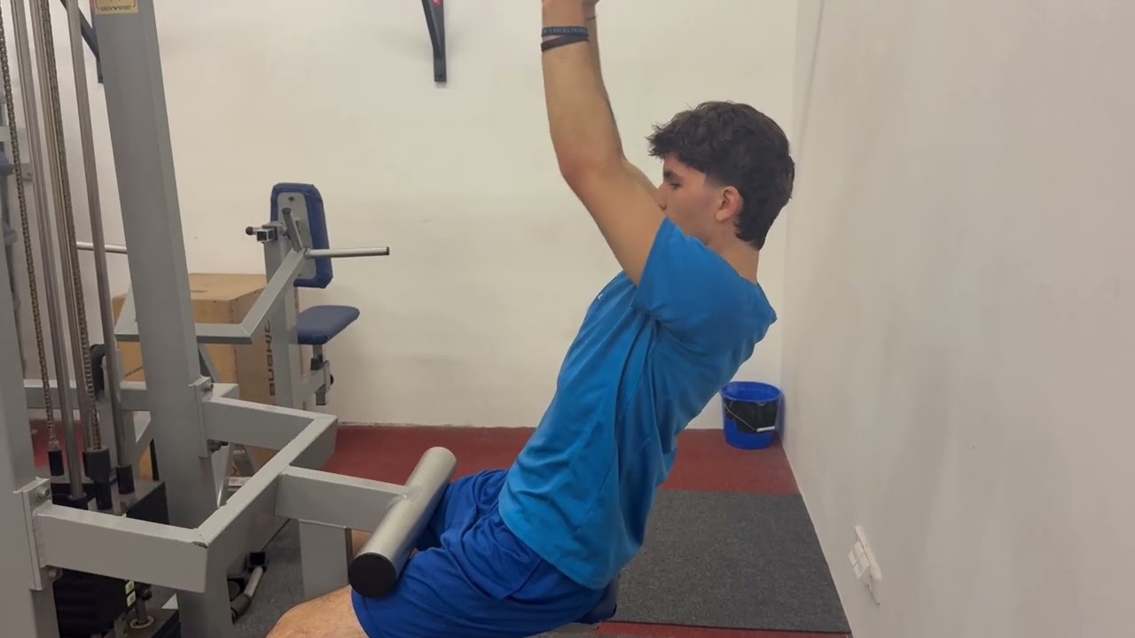 HCVR - Seated Pulldown /w Scapular Protracion 'n Upward Rotation - Narrow Grip - Lean Away - Neutral
