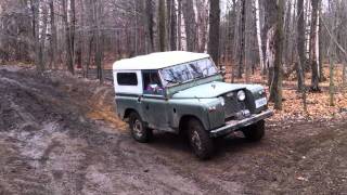Land Rovers at Raglan Pits