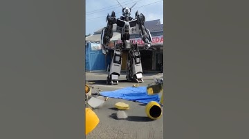 Transformer Truck Destroys Everything in Its Path! #automobile #foodtruck #transformers #shorts #bus