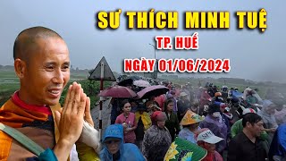 THẦY THÍCH MINH TUỆ cùng Hàng 1000 Bà Con Huế bộ Hành Dưới Cơn Mưa Như Thác Đỗ