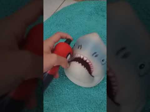Shark puppet vs stupid alien - YouTube