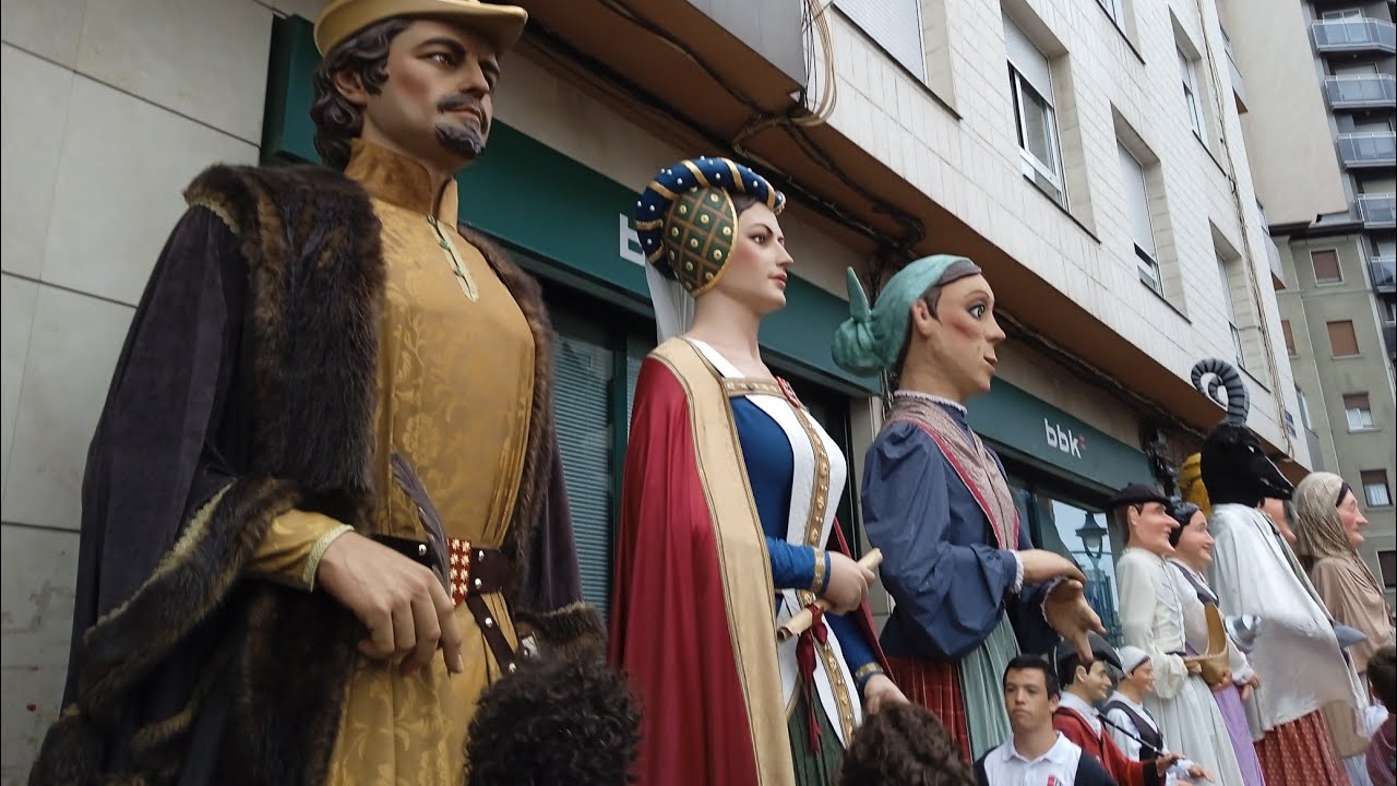 Encuentro de gigantes en Portugalete 16/8/2023 por la tarde