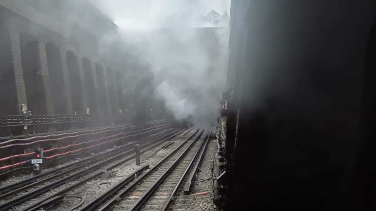 VERY RARE LU150 METROPOLITAN RAILWAY No1 & MET 12 SARAH Siddons BAYSWATER LU 13TH JANUARY 2013
