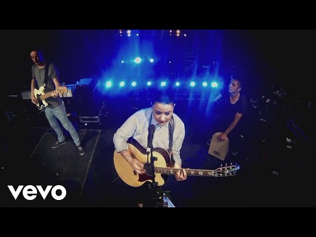 Lucy Spraggan - Tea & Toast - Live from the Louder Lounge (Xperia Access) class=