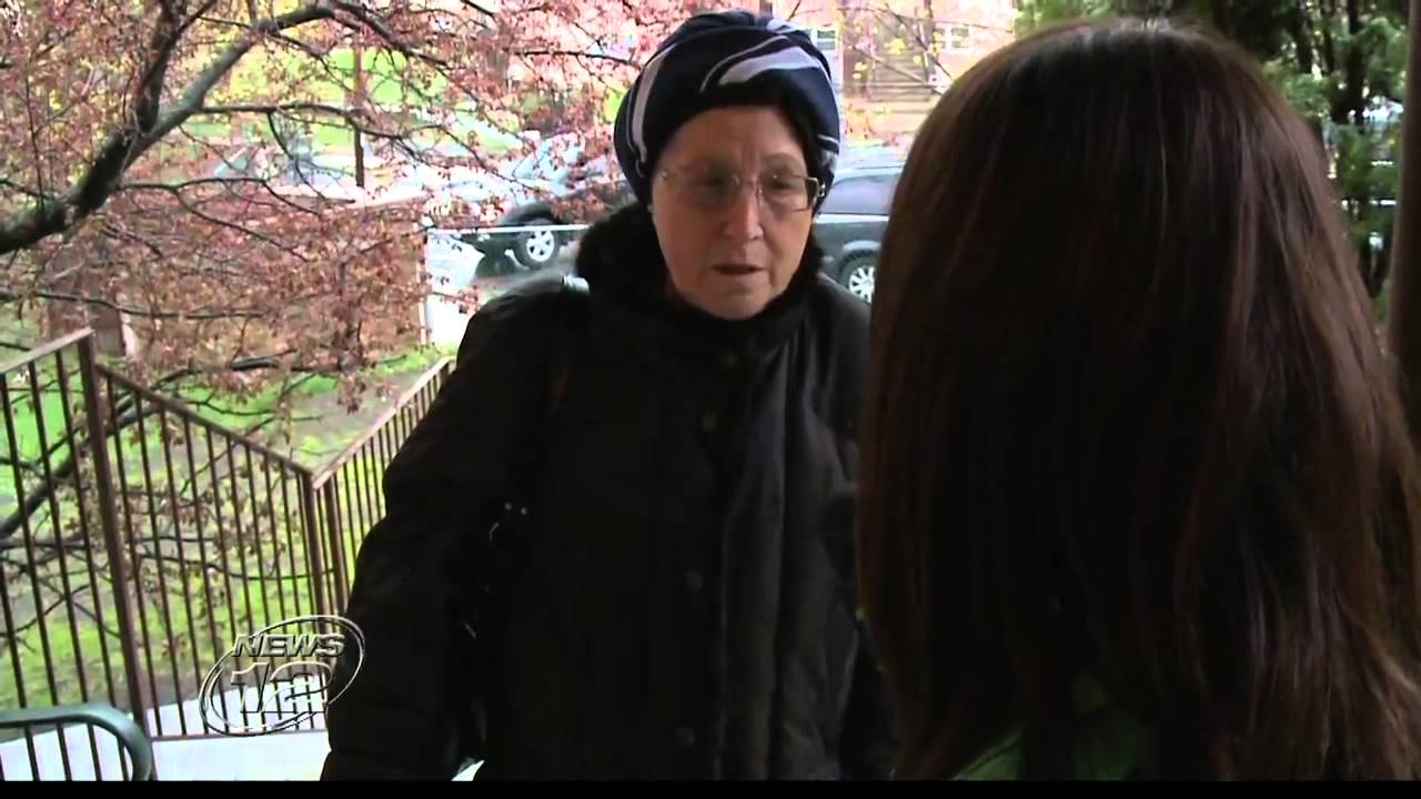 Предположительно, великий раввин Сатмар Кирьяс Джоэл Аарон Тейтельбаум обвиняется в мошенничестве.