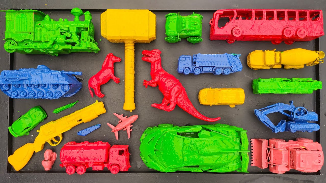 Membersihkan Mainan Mobil Balap, Truck Molen, Kereta Api, Bus Telolet, Tank, Beko Excavator, Pesawat