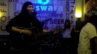 Download lagu Toto Tewel feat Anto Baret , Penari Jalanan KPJ Cafe Bhaswara Malang