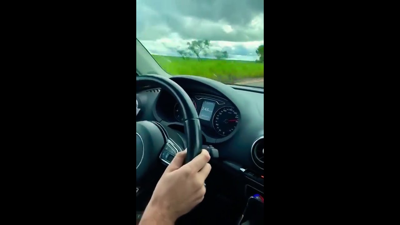 Acelerando Audi A3 1.8 Turbo a 245 km por Hora
