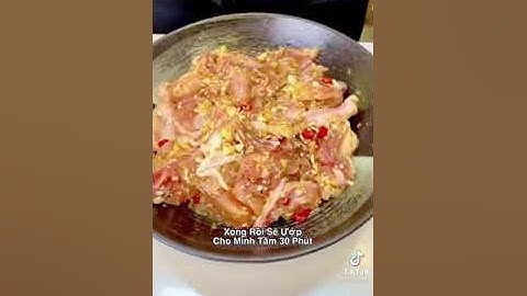 gà xào xả ớt ngon do đầu bếp nhà hàng làm