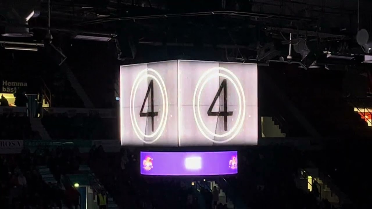 Helsingin Jokerit. Alkushow. Jokereiden alkuvideot kuvattuna heiluvalla kädellä ;D