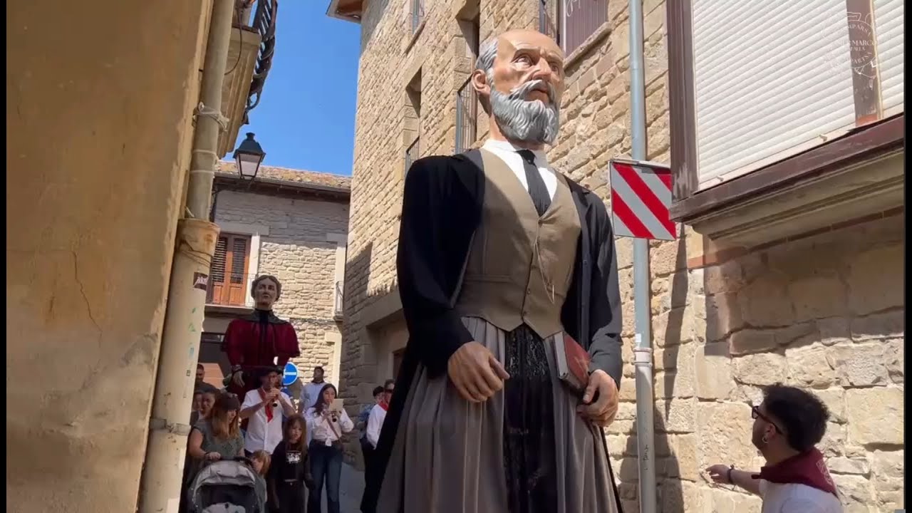 Gigantes de Asier Marco Erraldoiak | Concurso 2025