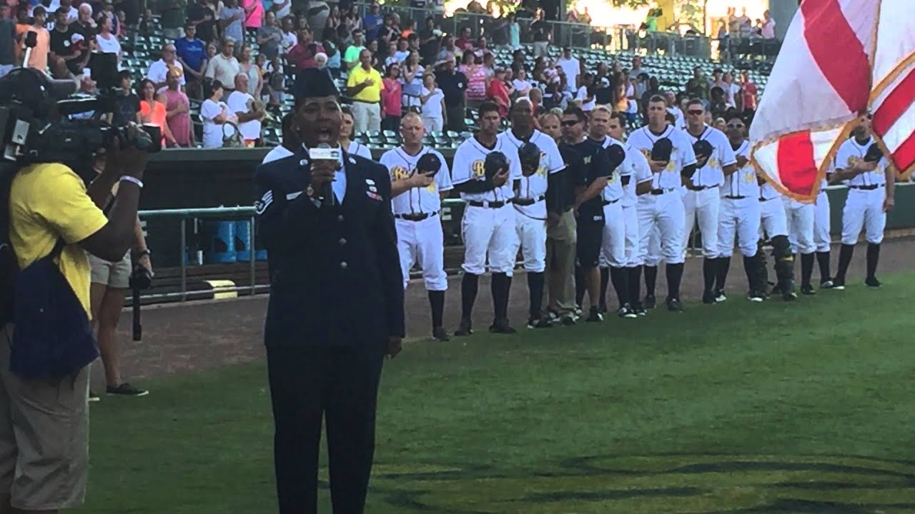 SSgt FeLishia FranklinTate singing the National Anthem at the
