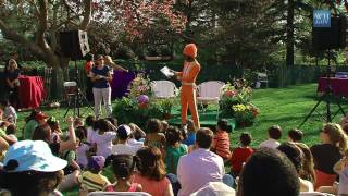 Famous DJ Lance Reads "Duck! Rabbit!" Net Worth