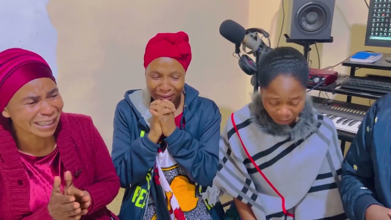 Mama Salome Mbarikiwa, aimba wimbo wa kumuaga Wokovu. UMETUACHA KIPENZI CHETU.