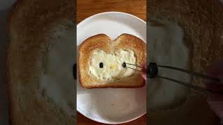 Cute & easy Hello Kitty toast! #toast #cheesetoast #hellokitty #hellokittycafe #cutefood