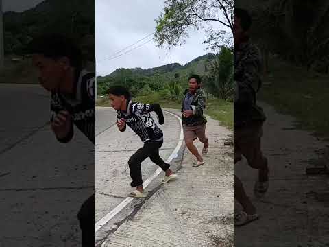 dalawang tao davgilid ng Daan..