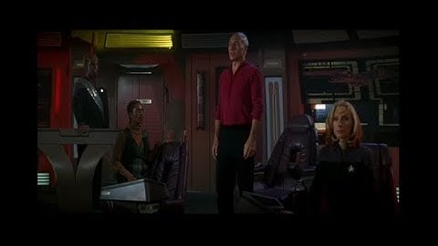 Picard, Beverly and Worf Arm the Auto-Destruct Sequence