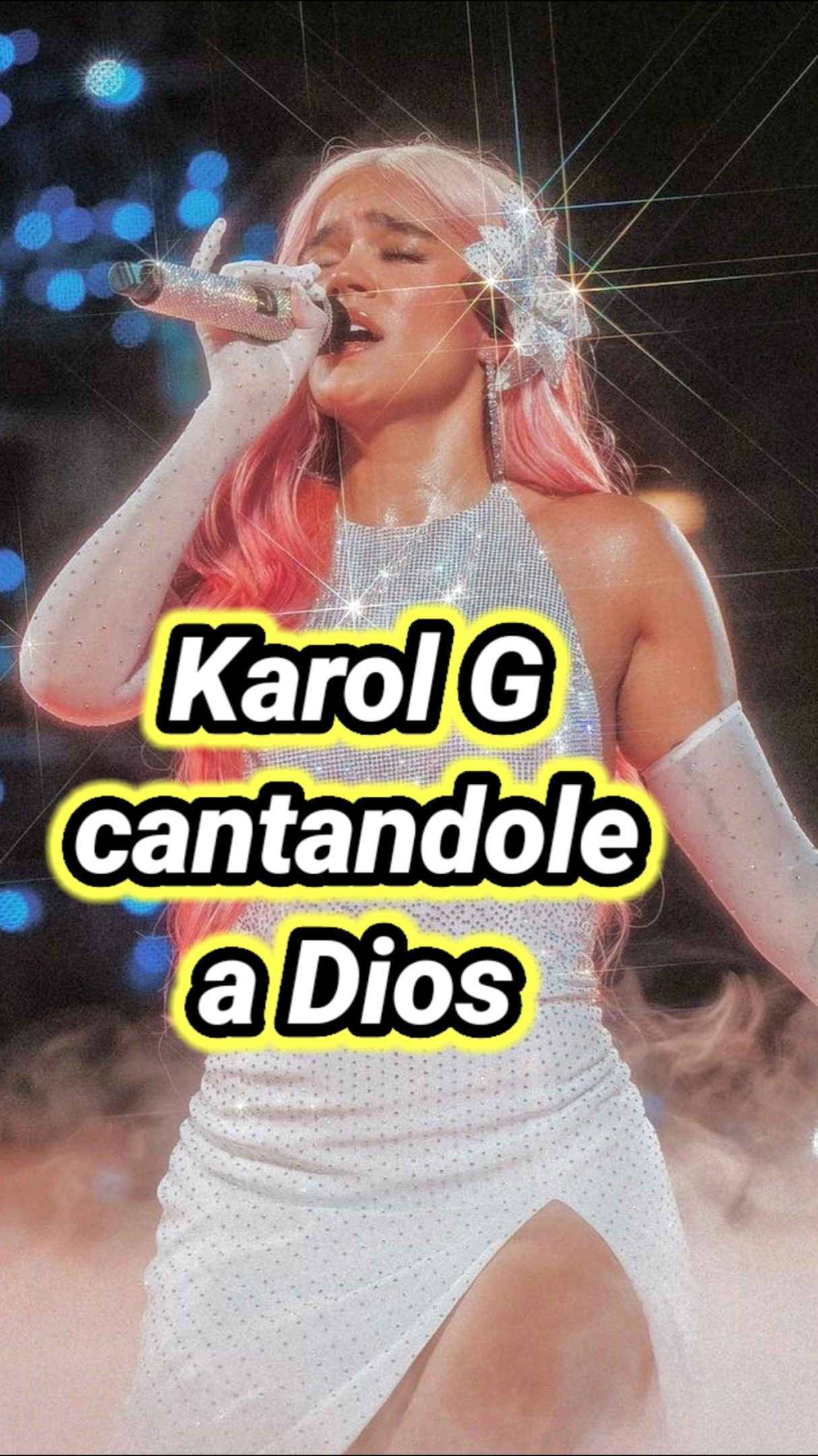Karol G cantándole a Dios. #karolg