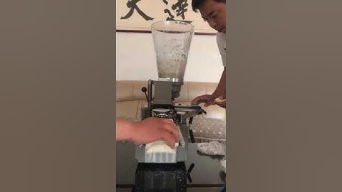 Semi Automatic Japanese dumpling wrapper making machine Empanda maker equipment