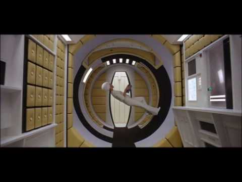 2001: A Space Odyssey - The lady who walks on the ceiling