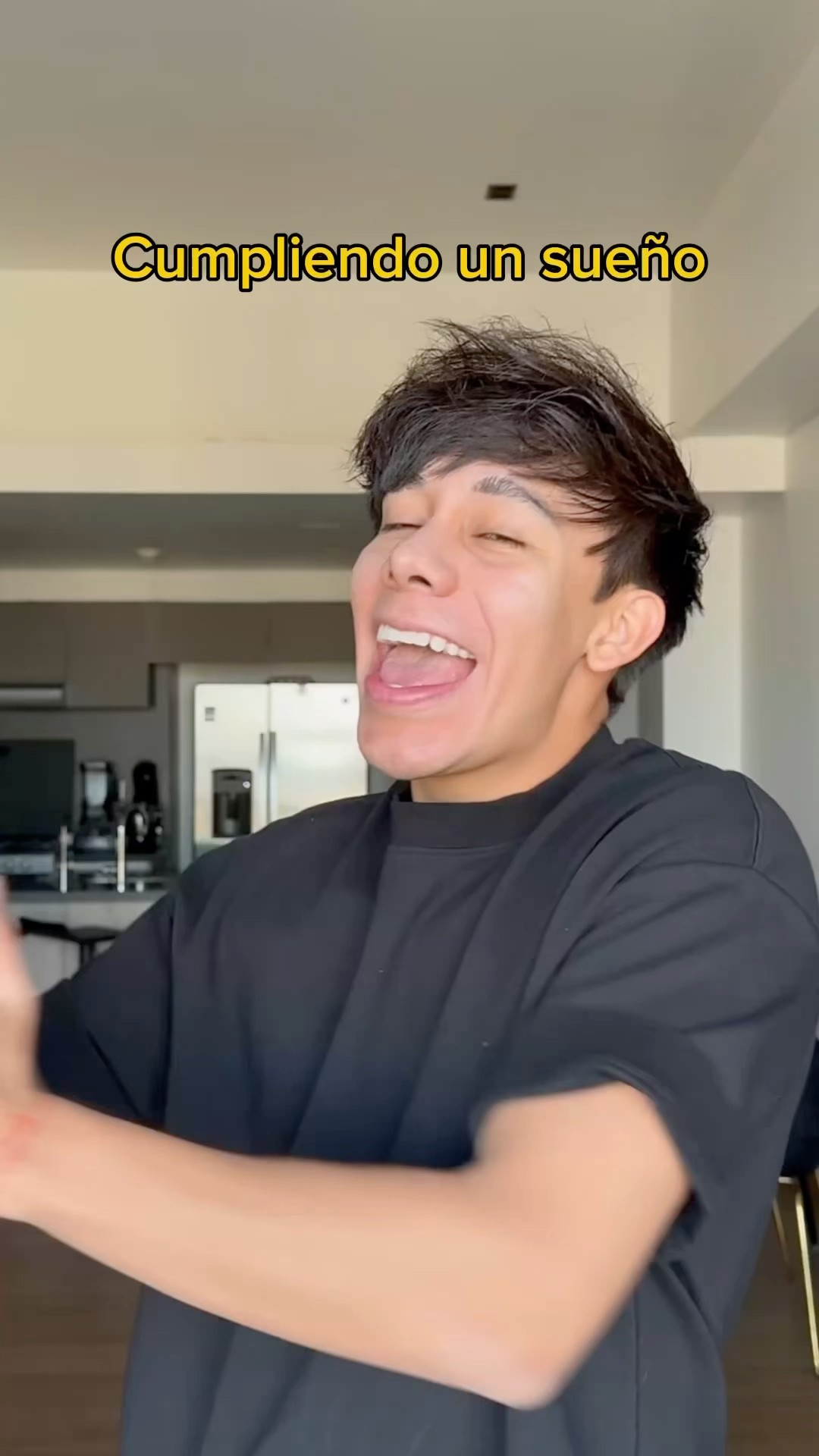 Para celebrar vamos a hacer lo que el cometario con más likes diga ? #Sonrixs
