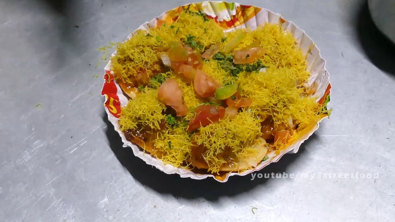 Bhel Puri Recipe - Famous Indian Bombay Chaat with Papdi street food | STREET FOOD