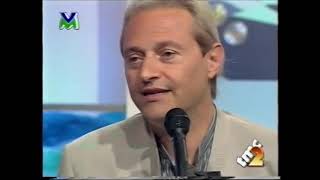 Video thumbnail of "Amedeo Minghi - "Cantare è d'amore" - pianoforte e voce ("A casa con Radio Italia" - 1996)"