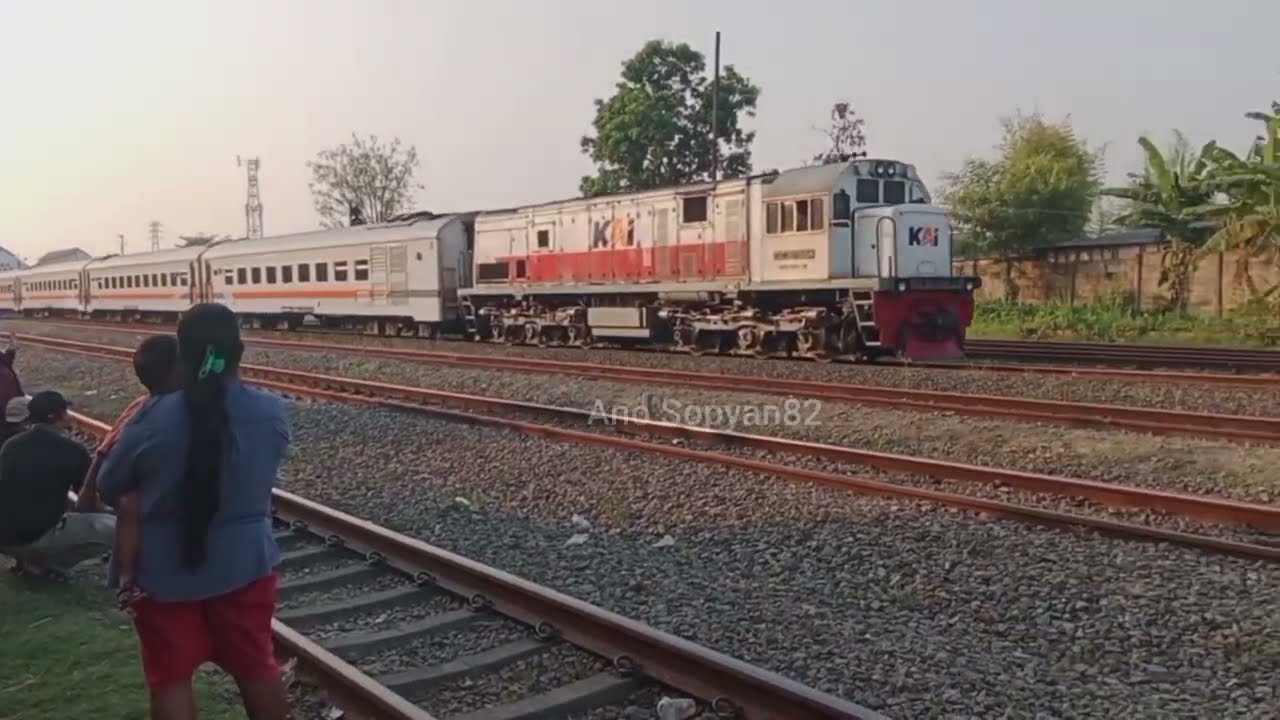 KA PANDAYAN PANORAMIC GARUT GAMBIR BERHENTI KA LOKAL PURWAKARTA GARUT BERANGKAT STASIUN PURWAKARTA