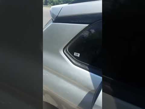 Otomobilin kapıları açılınca polis de şaşırdı