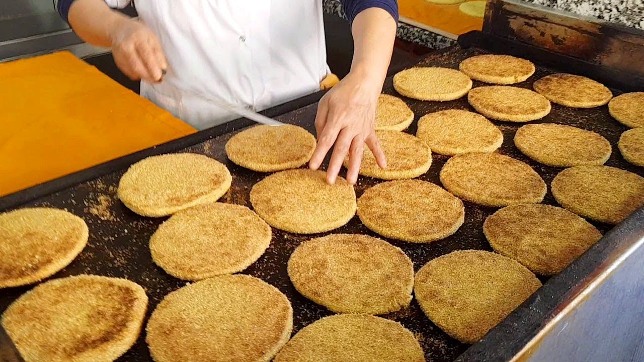 سر البطبوط المغربي الرطب(مفشفش) بنوعين من محل  بن منصور/سلسلة أطباق بلادي المغرب (الحلقة 132