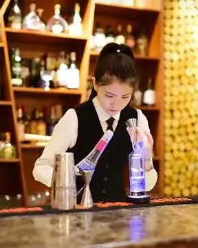 Inspirasi Bartender cantik
