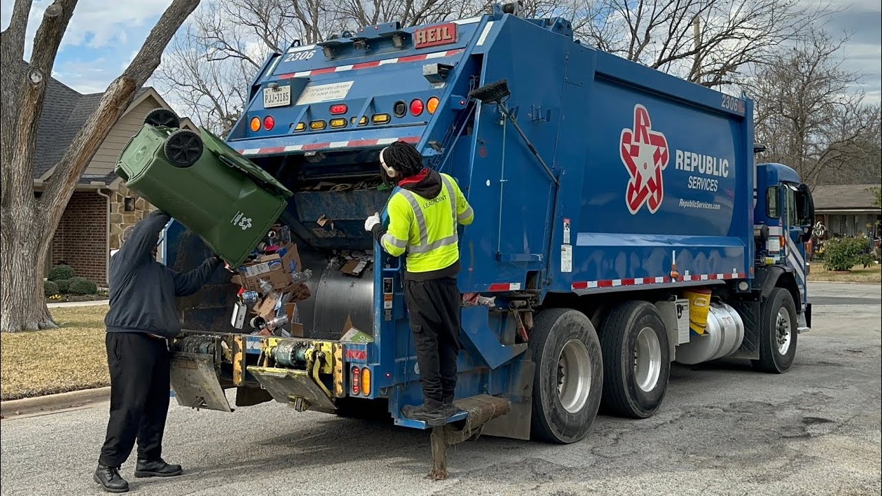 Republic Services Pete 520 Heil 5000 Rear Loader Garbage Truck + Mack ...